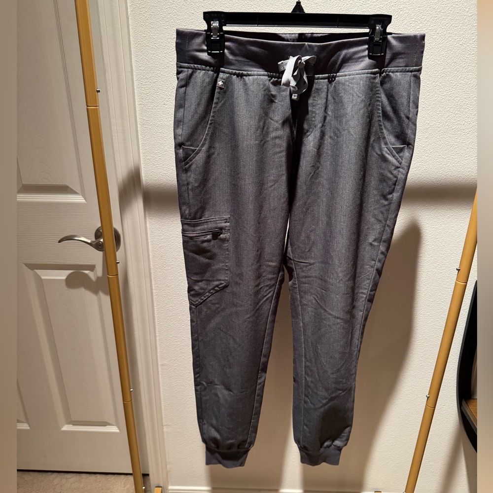 FIGS Zamora Jogger Scrub Pants – Graphite grey – Size M